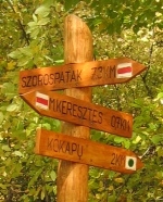 Útjelző tábla a Mátrában